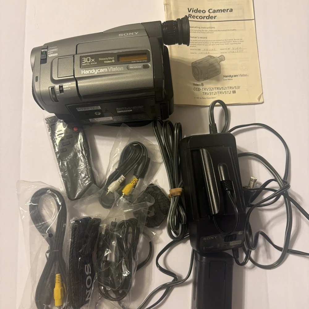 Sony Handycam CCD-TRV118 NTSC Hi-8 Video Camcorder - FOR PARTS OR REPAIR